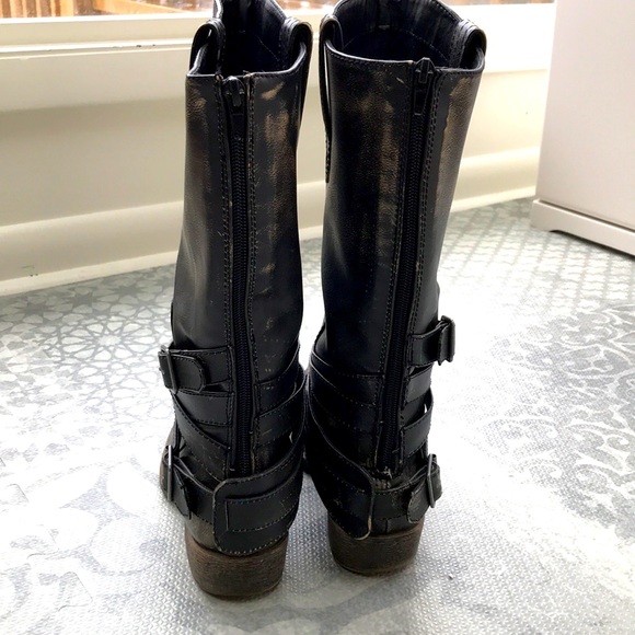 Black Distressed shin-high boots. - Picture 3 of 5